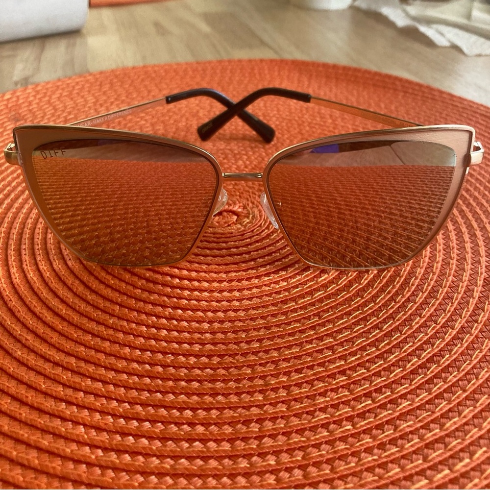 DIFF Rose Gold sunglasses